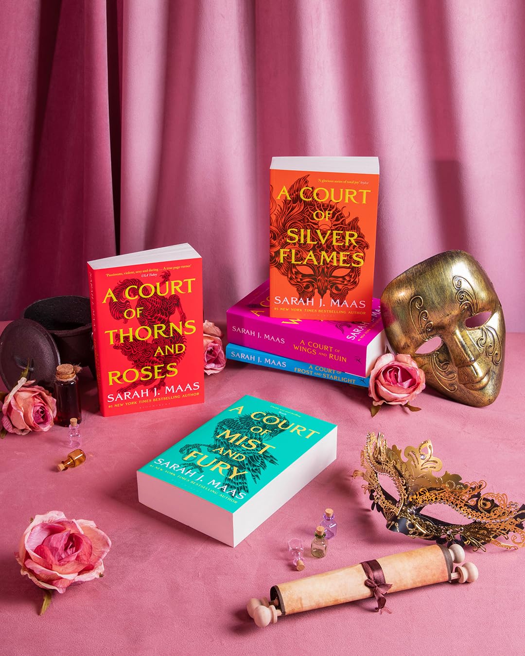 A Court Of Thorns And Roses Paperback Box Set (5 Books) – BookXcess