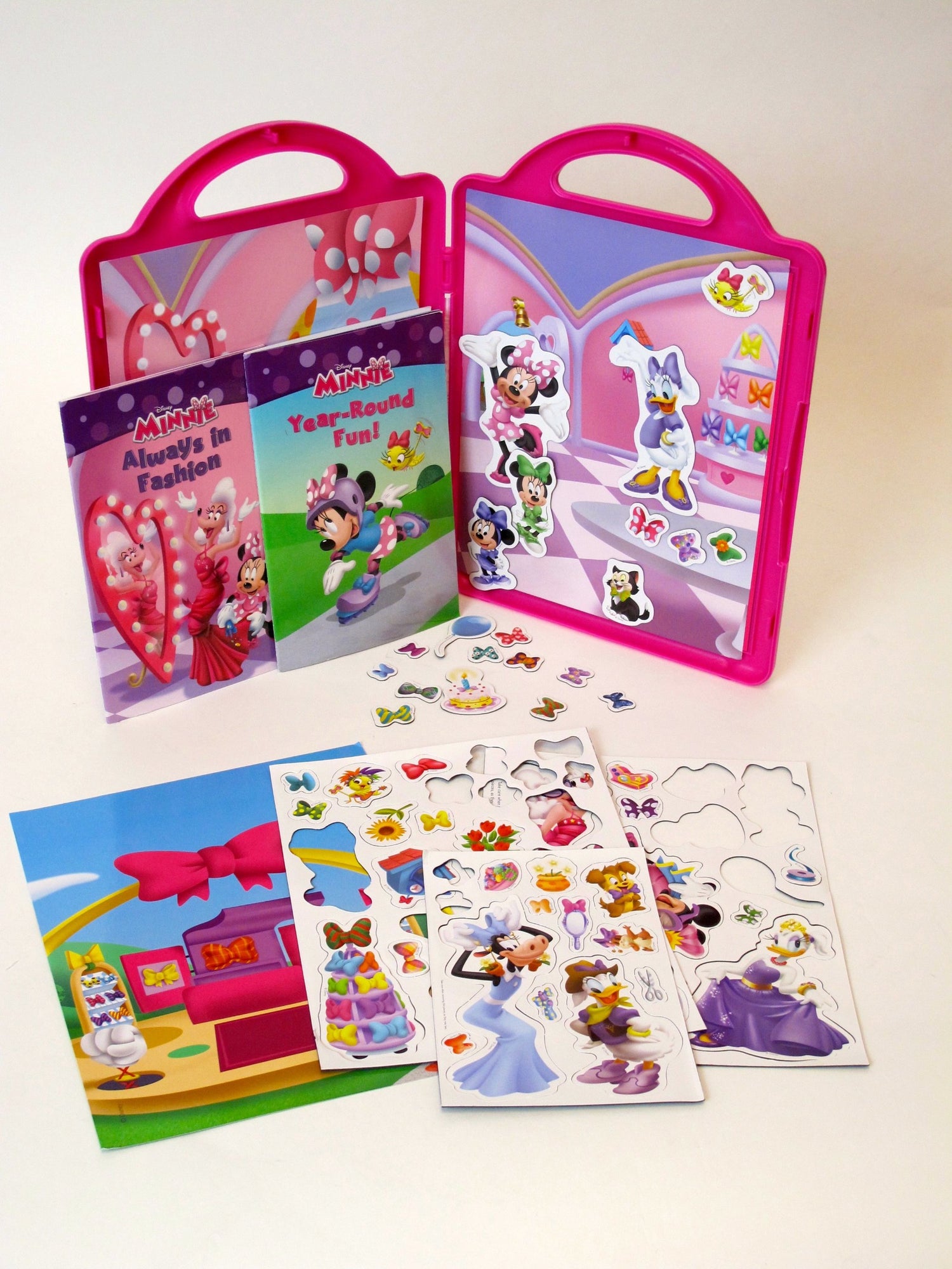 Minnie Minnie's Fashion And Fun Book And Playset BookXcess