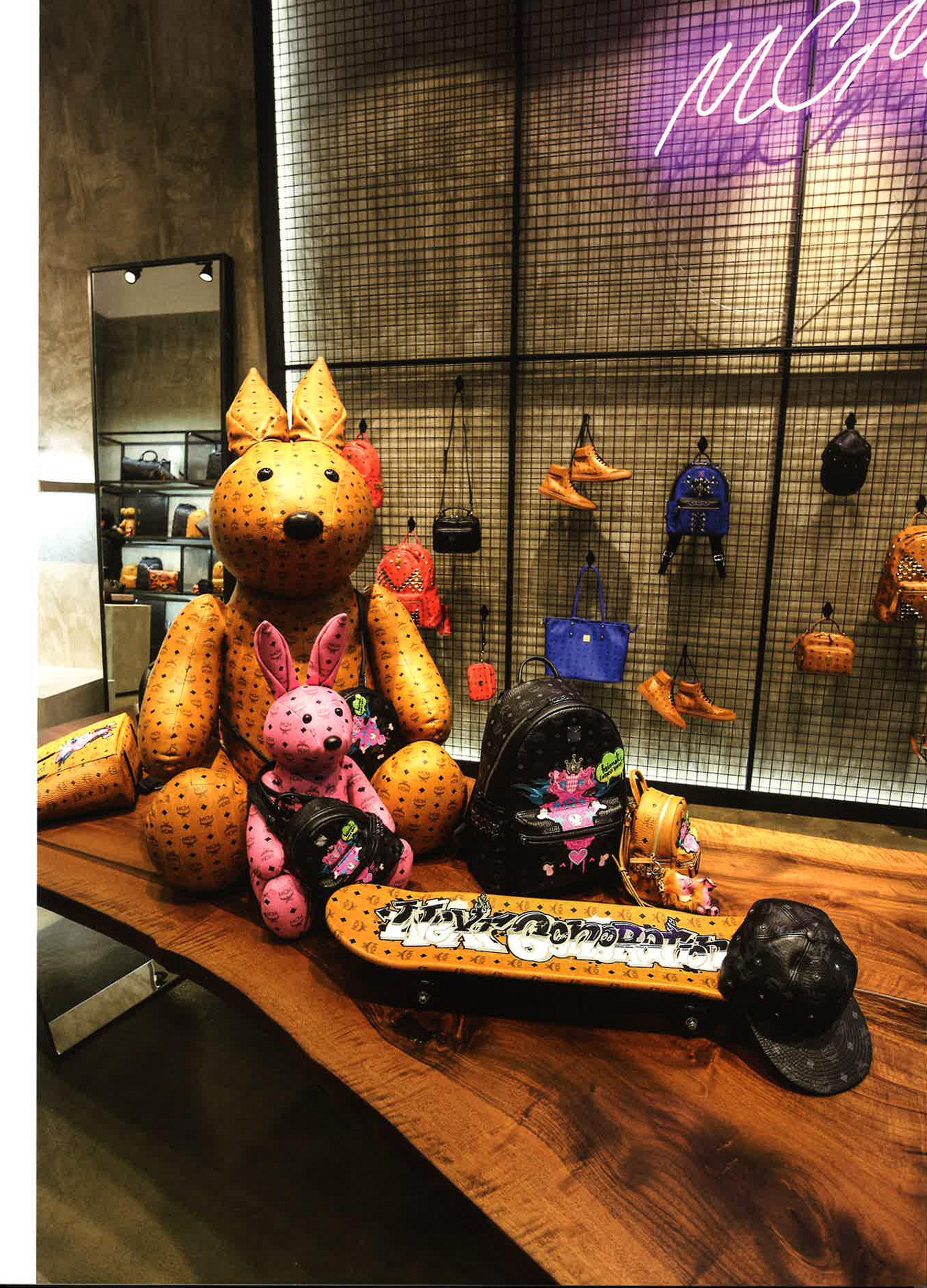 Translation missing: en.sections.featured_product.gallery_thumbnail_alt
