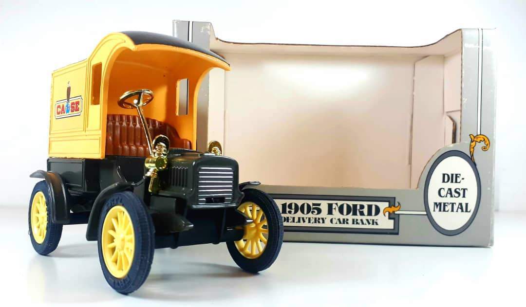 Die Cast_1905 Ford Delivery Car Bank