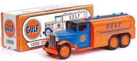 GULF 1930 DIAMOND T FUEL TANKER