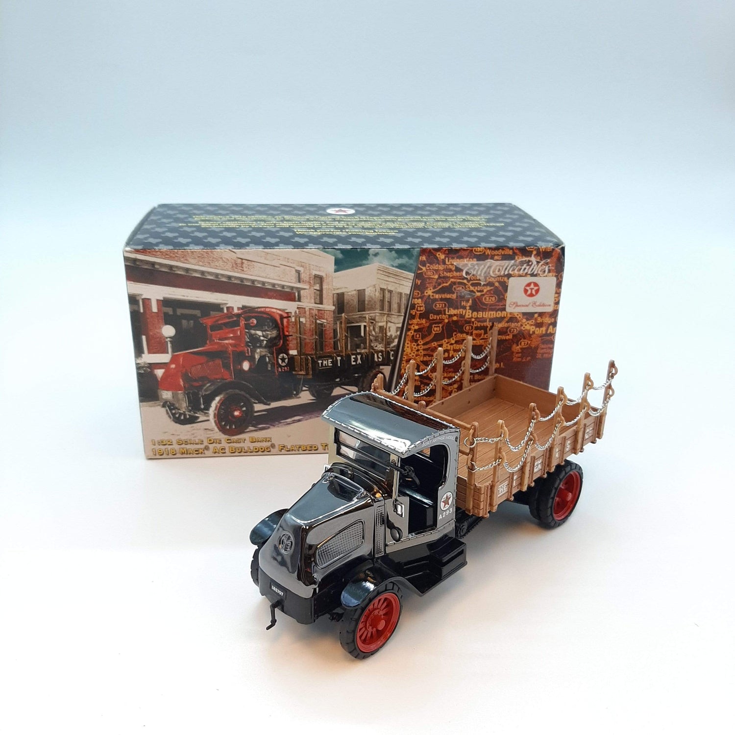 Texaco 1918 Mack AC Bulldog Flatbed Truck 1:32 Scale Diecast Bank