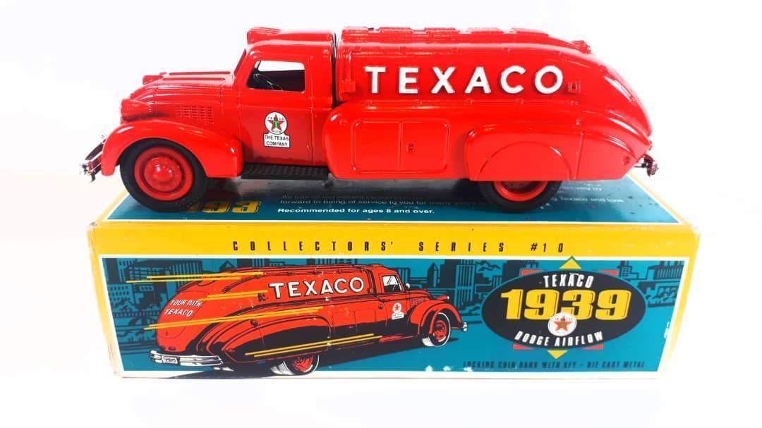 TEXACO 1939 DODGE AIRFLOW (LOCKING COIN BANK WITH KEY)